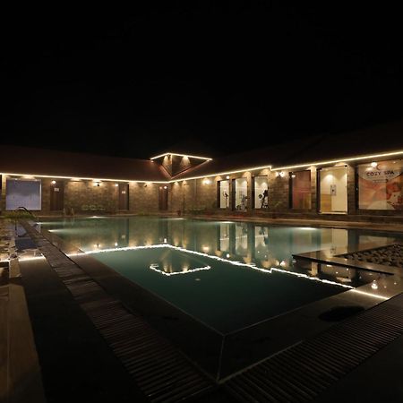 Sarovar Portico, Сомнатх Экстерьер фото