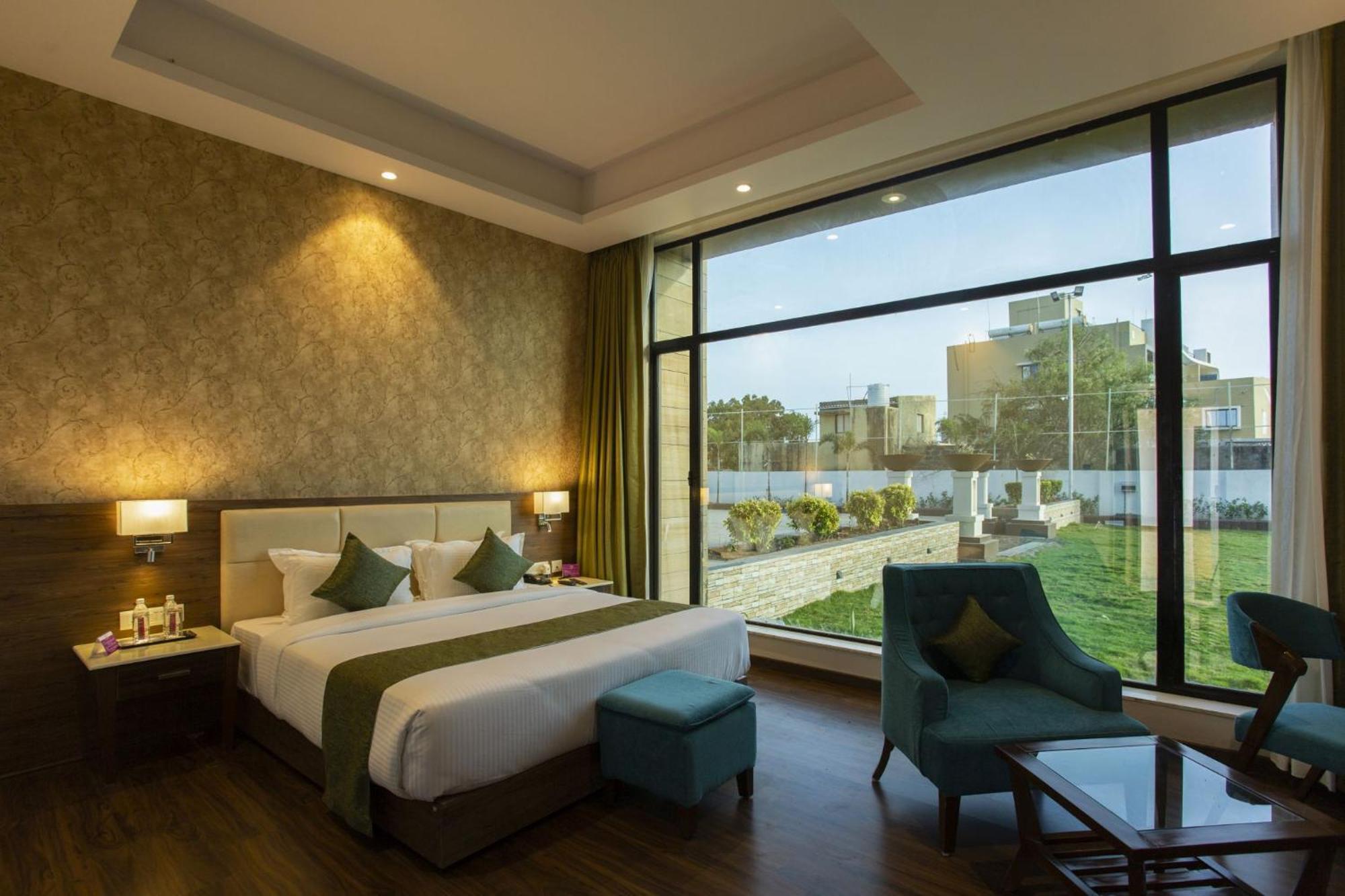 Sarovar Portico, Сомнатх Экстерьер фото
