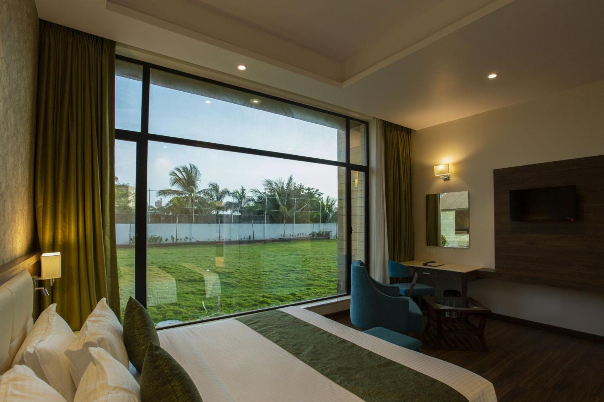 Sarovar Portico, Сомнатх Экстерьер фото